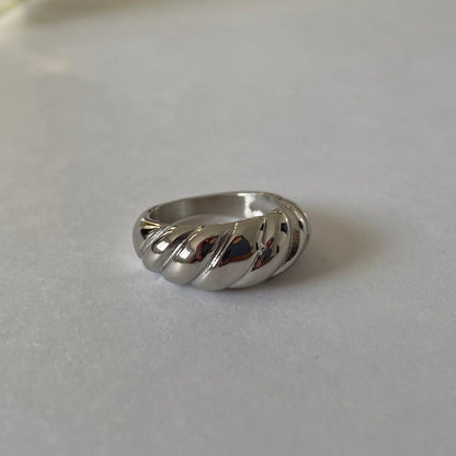 Dome Croissant Ring - Silver - The Smart Minimalist
